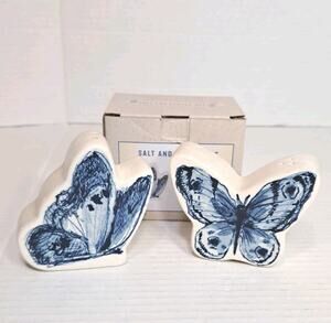 CRACKER BARREL NEW Butterfly Salt & Pepper Set Rare 3" Susan Winget Blue White